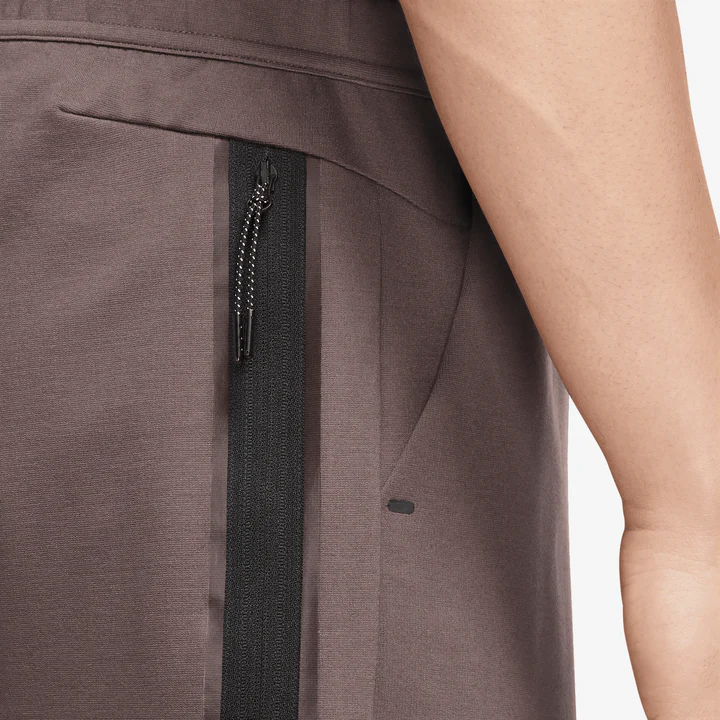 M NK TECH SHORT LGHTWHT [3]