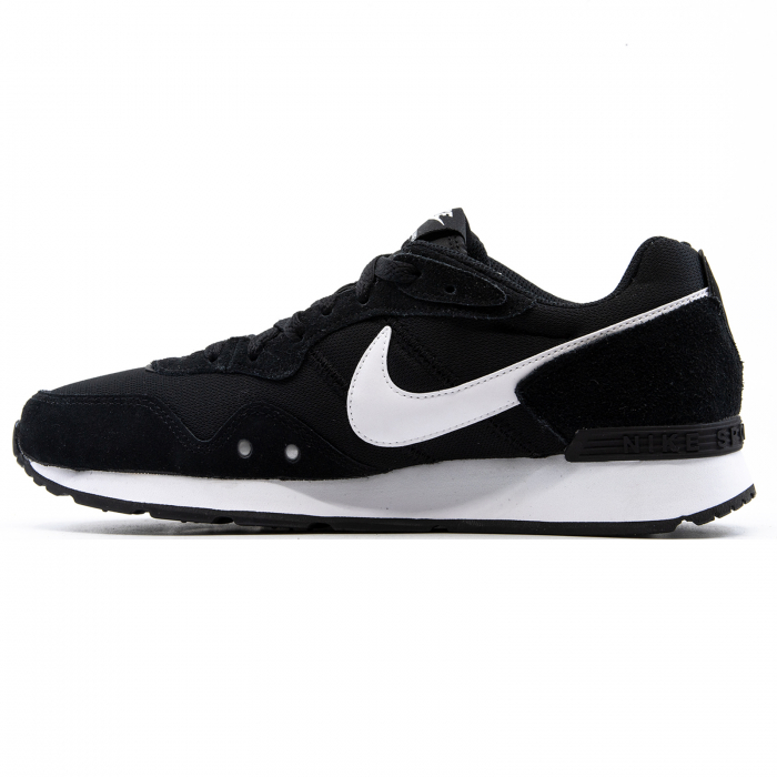 Nike Venture Runner [2]