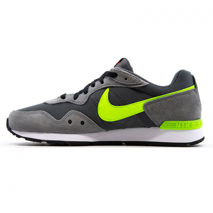 Nike Venture Runner [2]