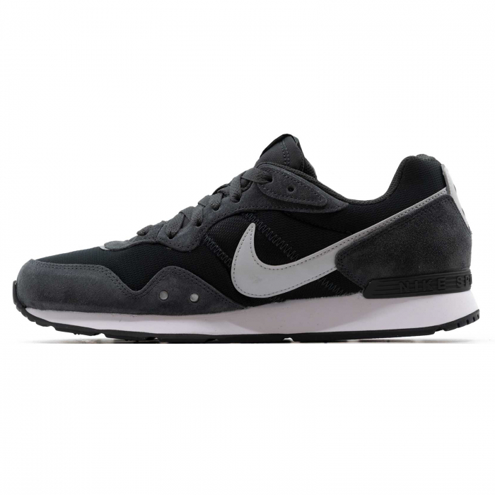Nike Venture Runner [2]