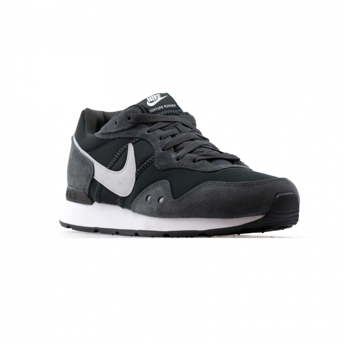 Nike Venture Runner [3]