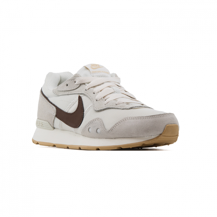 Wmns Nike Venture Runner [3]