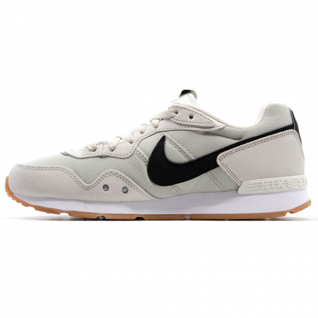 NIKE VENTURE RUNNER [1]