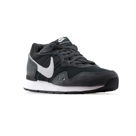Nike Venture Runner [2]