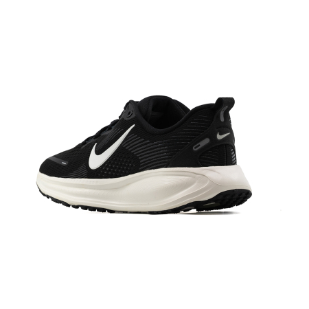 NIKE VOMERO 18 GS [3]