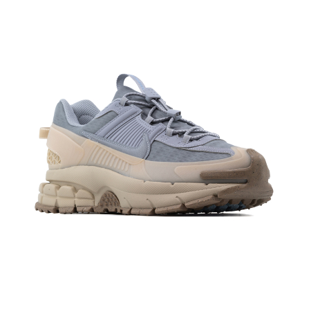 NIKE ZOOM VOMERO ROAM [2]