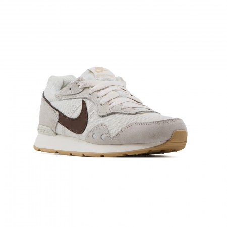Wmns Nike Venture Runner [2]