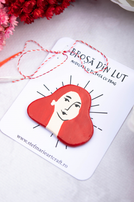 Brosa din lut Red Lady [4]