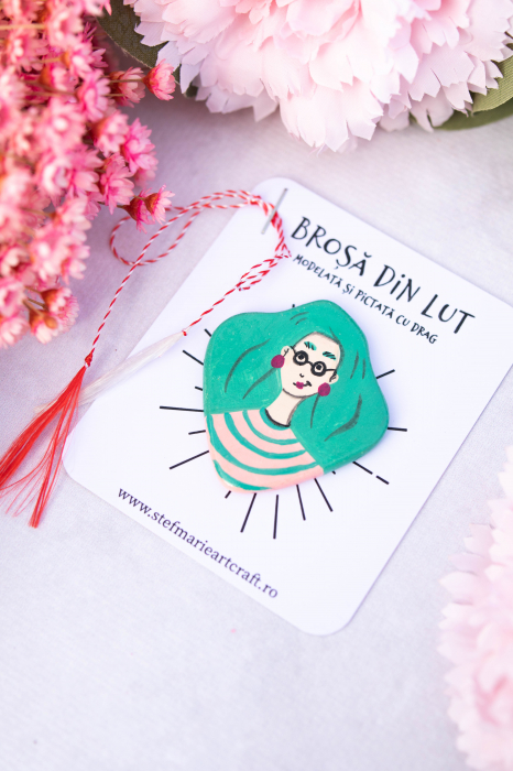 Brosa din lut Betty [4]