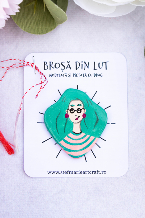 Brosa din lut Betty [2]