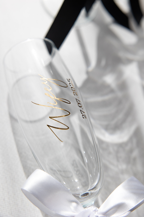 Set de 2 pahare miri personalizate - Wifey and Hubby [6]