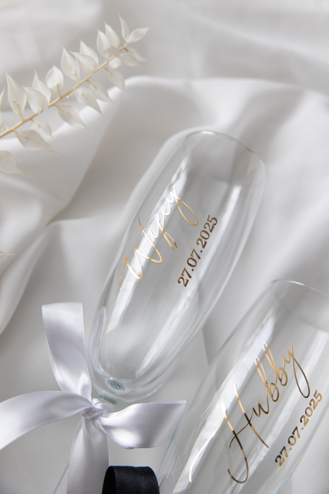 Set de 2 pahare miri personalizate - Wifey and Hubby [2]