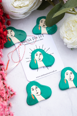 Pin-uri metalice - Brosa din lut Green Lady