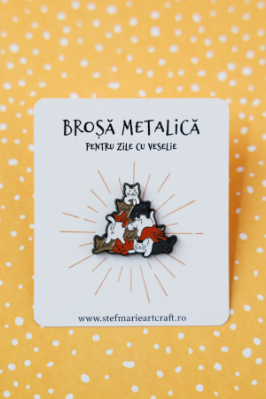 CADOURI - Brosa metalica Piramida de pisici