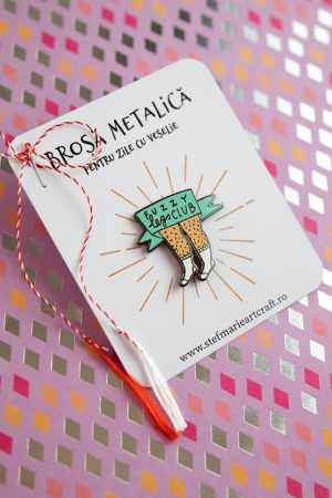Brosa metalica Fuzzy legs club [1]