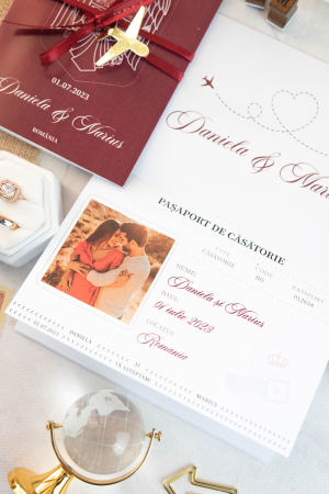 Invitatie de nunta Pasaport visiniu [1]