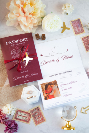 Papetărie nuntă - Invitatie de nunta Pasaport visiniu