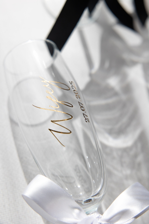 Set de 2 pahare miri personalizate - Wifey and Hubby [5]
