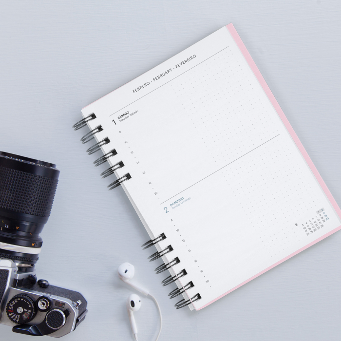 Agenda Plus 155x213 spira zilnica Black Back to Basics MR25, Miquelrius [6]