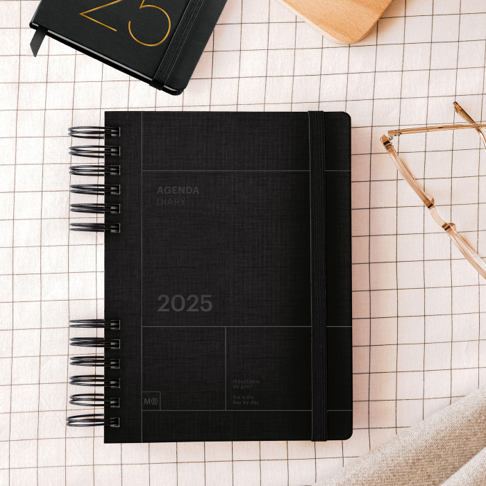 Agenda Plus 155x213 spira zilnica Black Back to Basics MR25, Miquelrius [7]
