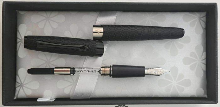 Stilou Cobra Guilloche Black, Diplomat [4]
