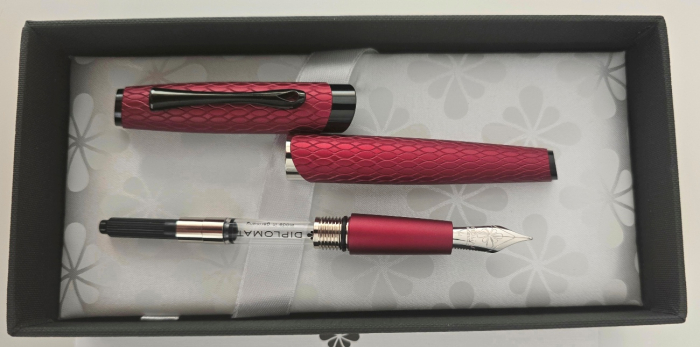 Stilou Cobra Guilloche Burgundy, Diplomat [8]
