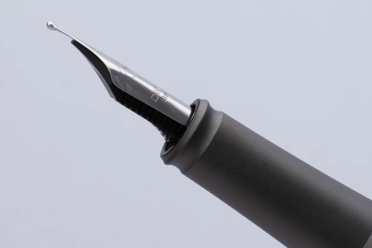 DIPLOMAT Aero Pearl White M [7]