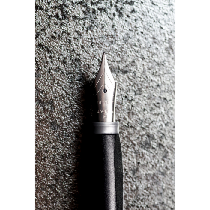 Fountain Diplomat Magnum Burned Red M [6]