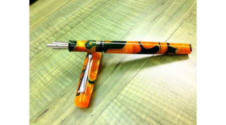 Noodler's 14080 Emeralds On The Sun Acrylic Konrad Flex [1]