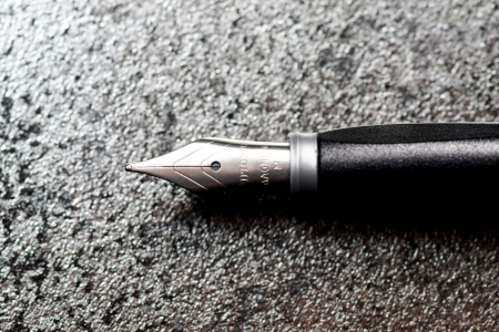 Fountain Pen Diplomat Magnum Pearl White F [4]