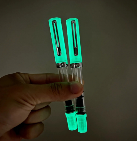 TWSBI ECO Glow Green F [4]