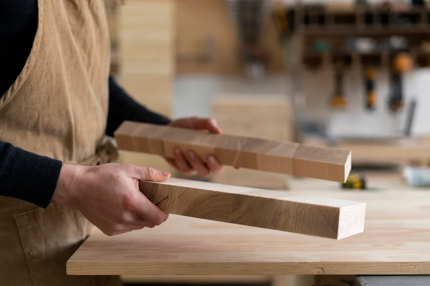 Mobilier realizat la comanda
