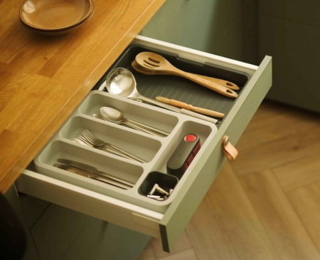 Toate produsele - Organizator Extensibil Pentru Tacamuri Gri - Joseph&Joseph