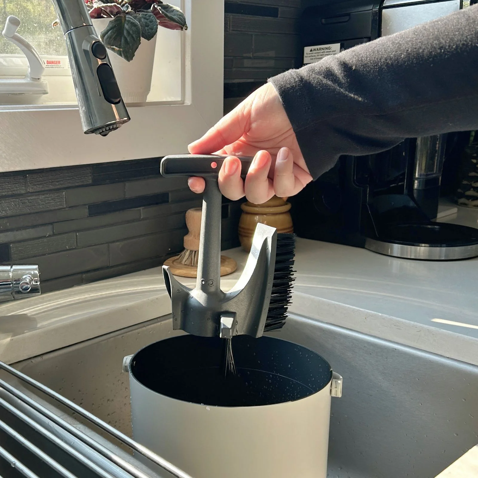 Set recipient interior și perie FoodCycler InfinityBrush™ pentru Eco 3, alb [5]
