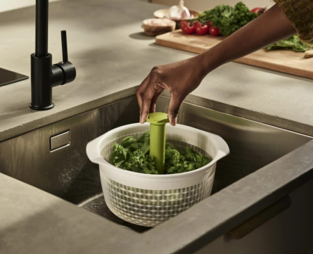 Toate produsele - Strecuratoare Spindola Rotativa Pentru Salata Alb/Verde - Joseph&Joseph