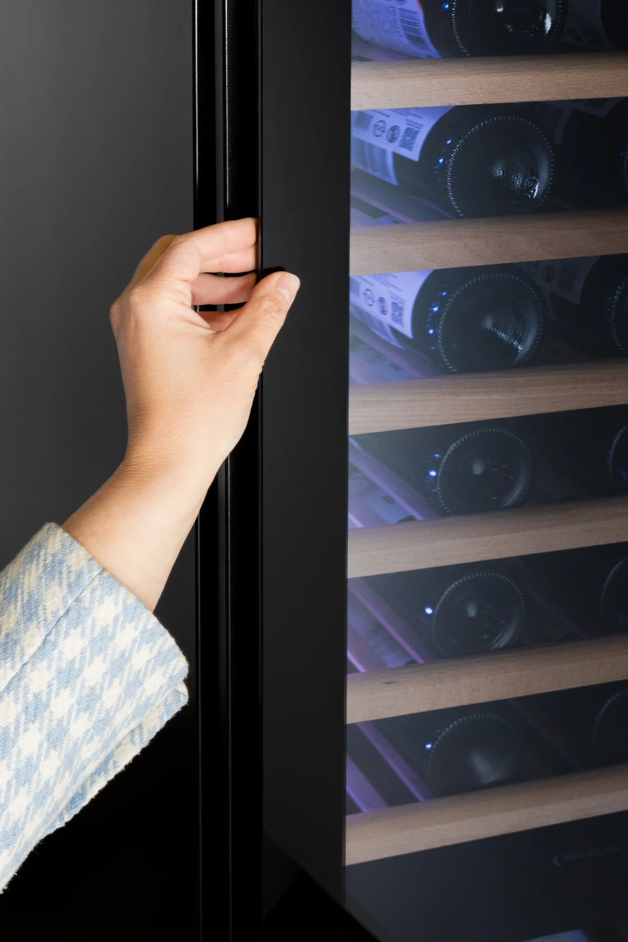 Vitrină de vin independentă sau încorporabilă Dunavox DX-166.428DCK Grande, 2 zone, 166 sticle, 177 cm, clasa G, culoare RAL personalizabilă [2]