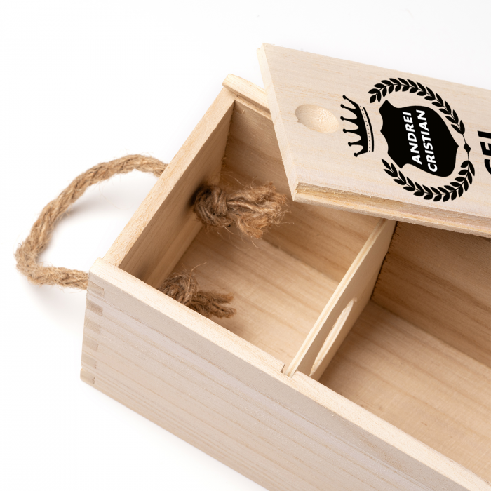 Cutie de vin personalizata cu model PRIETEN cu o poza si text [3]