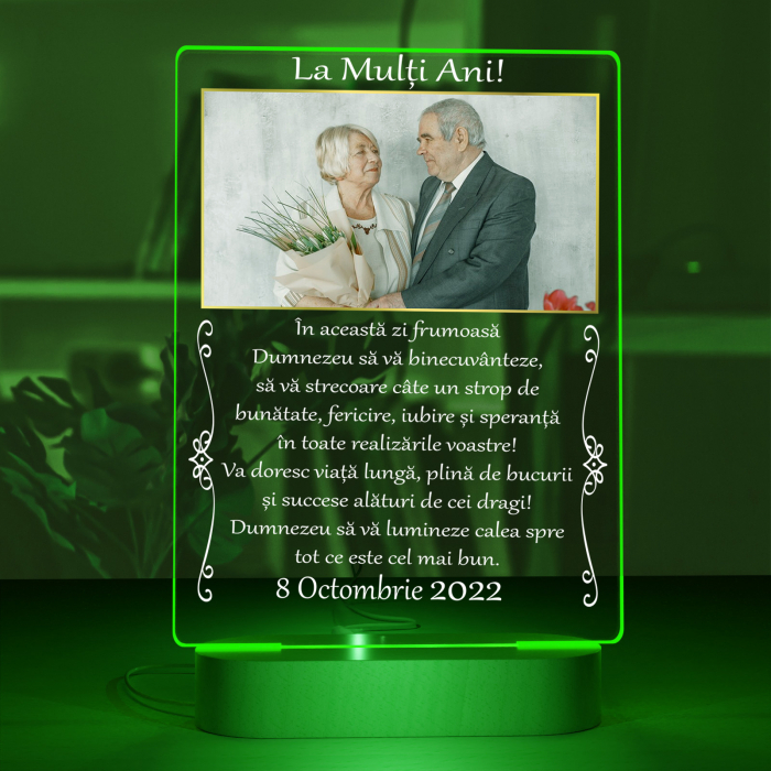 Lampa iluminata 3D cu baza din lemn 2 poze si text model La Multi ani [2]