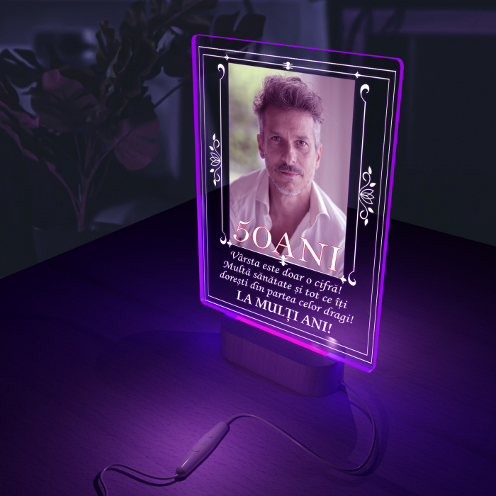 Lampa iluminata  3D cu baza din lemn o poza si text model pentru zi de nastere [3]