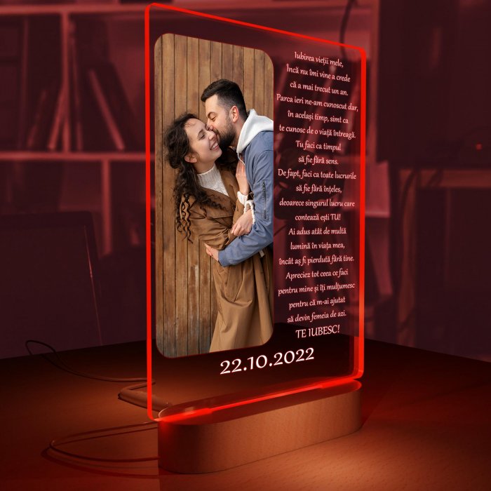 12.Lampa iluminata  3D cu baza din lemn o poza  text si data, model pentru Indragostiti [6]