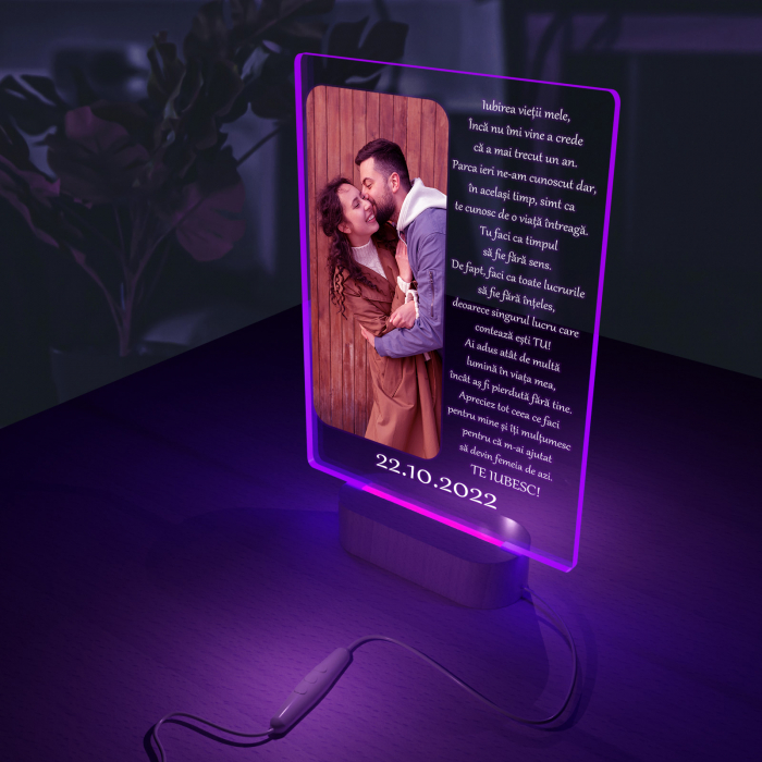 12.Lampa iluminata  3D cu baza din lemn o poza  text si data, model pentru Indragostiti [7]