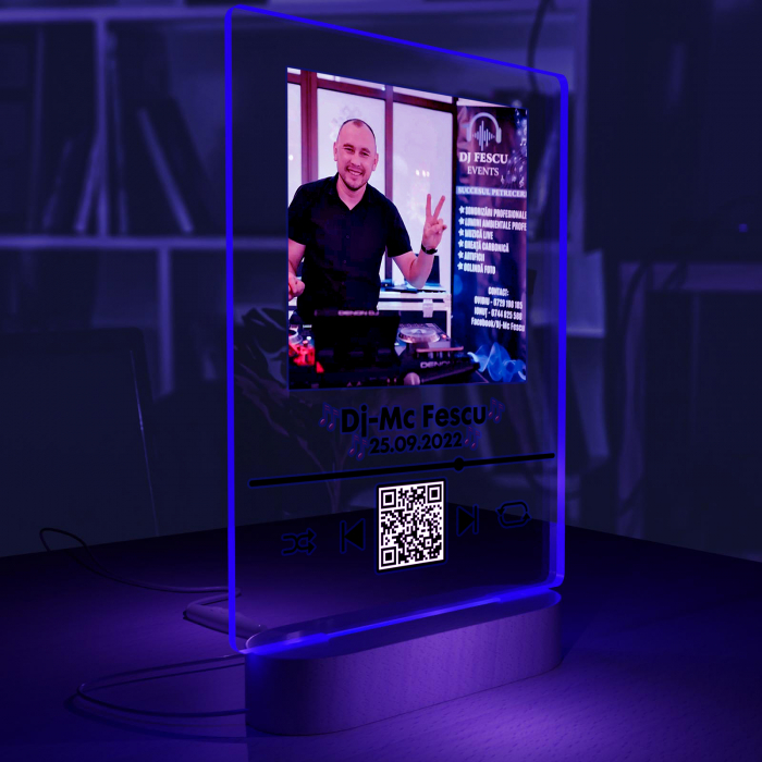 Lampa iluminata 3D cu baza din lemn o poza ,melodie cod qr model pentru DJ [5]