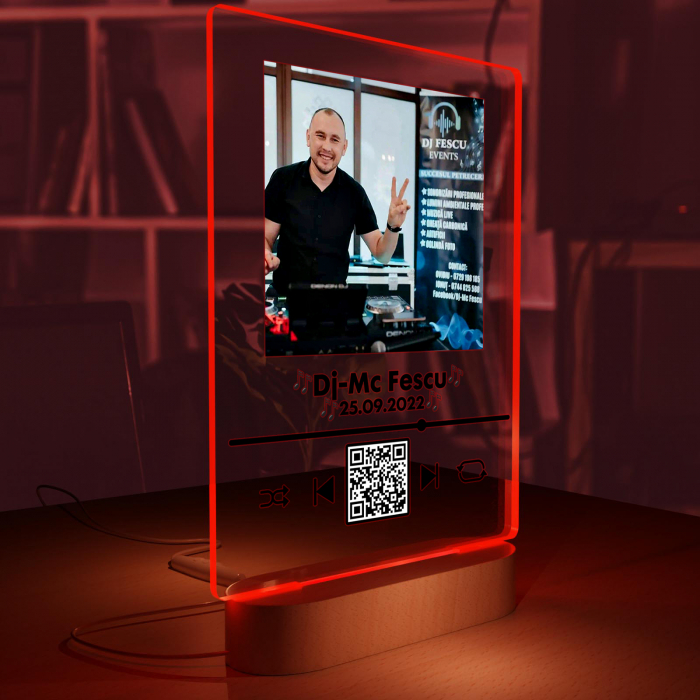 Lampa iluminata 3D cu baza din lemn o poza ,melodie cod qr model pentru DJ [6]