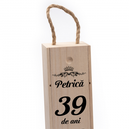 Cutie de vin personalizata cu model cu nume varsta si mesaj cu drag familia [3]