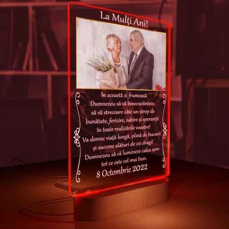 Lampa iluminata 3D cu baza din lemn 2 poze si text model La Multi ani [5]