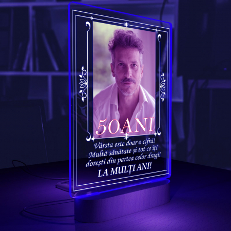 Lampi 3D personalizate - Lampa iluminata  3D cu baza din lemn o poza si text model pentru zi de nastere
