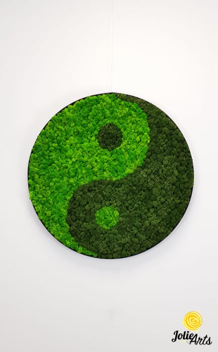 Tablou Yin și Yang din licheni naturali verde deschis și verde închis, ramă rotundă Jolie Arts [5]