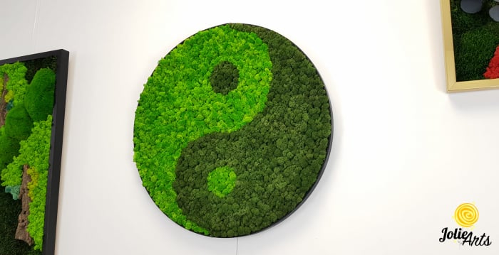 Tablou Yin și Yang din licheni naturali verde deschis și verde închis, ramă rotundă Jolie Arts [4]