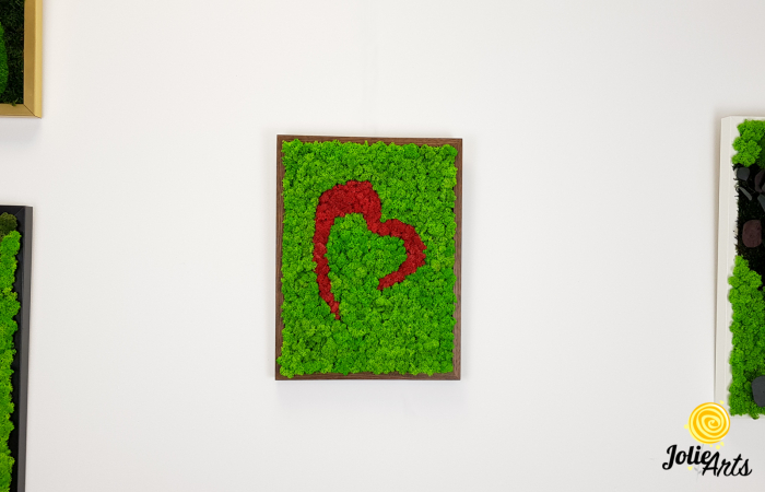 Tablou Inimă Stilizată Roșie – Licheni Naturali, Contrast Verde [3]