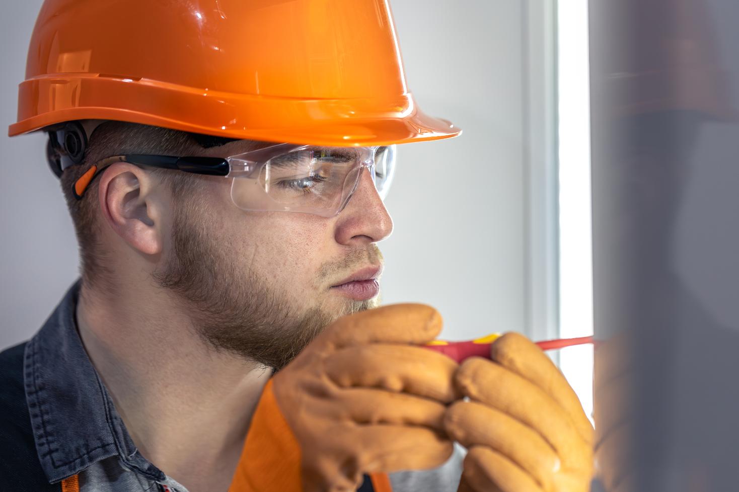 Schema tablou electric trifazat - aplicatii pentru instalatie electrica de casa si alte informatii utile